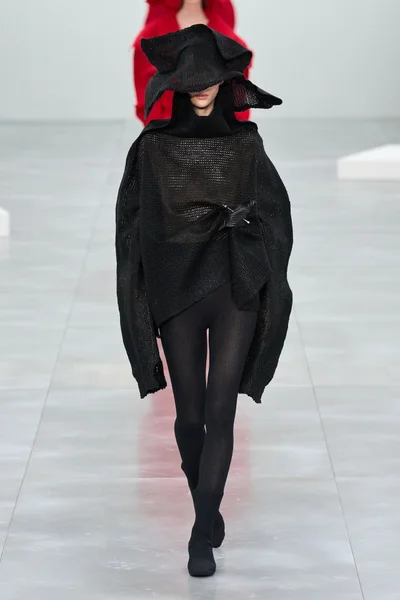 Look 48